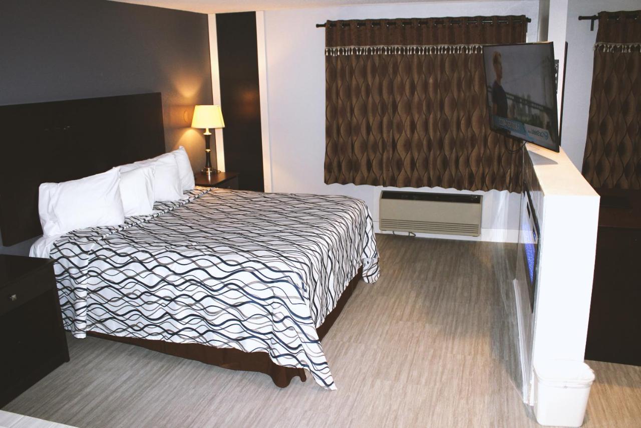 Coratel Inn & Suites By Jasper Hastings Εξωτερικό φωτογραφία