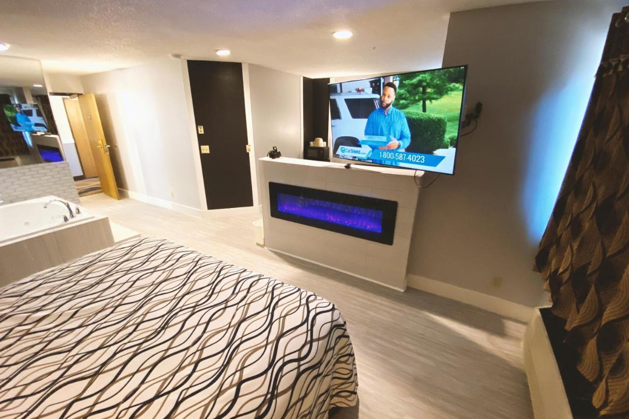 Coratel Inn & Suites By Jasper Hastings Εξωτερικό φωτογραφία