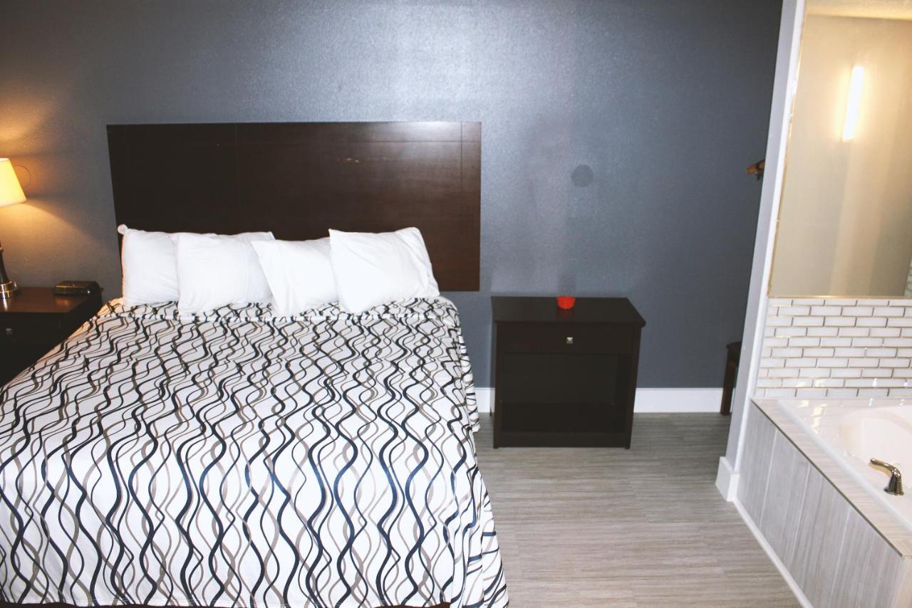 Coratel Inn & Suites By Jasper Hastings Εξωτερικό φωτογραφία