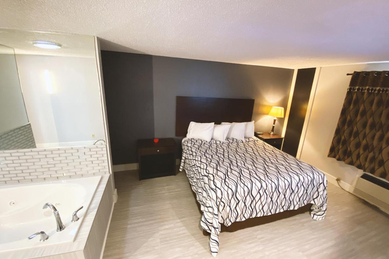 Coratel Inn & Suites By Jasper Hastings Εξωτερικό φωτογραφία